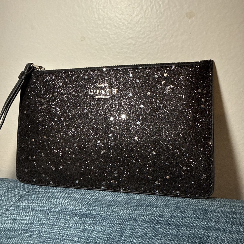 NWOT Black Coach Wristlet Wallet The Glitter Collection With Silver Stars - Picture 3 of 7